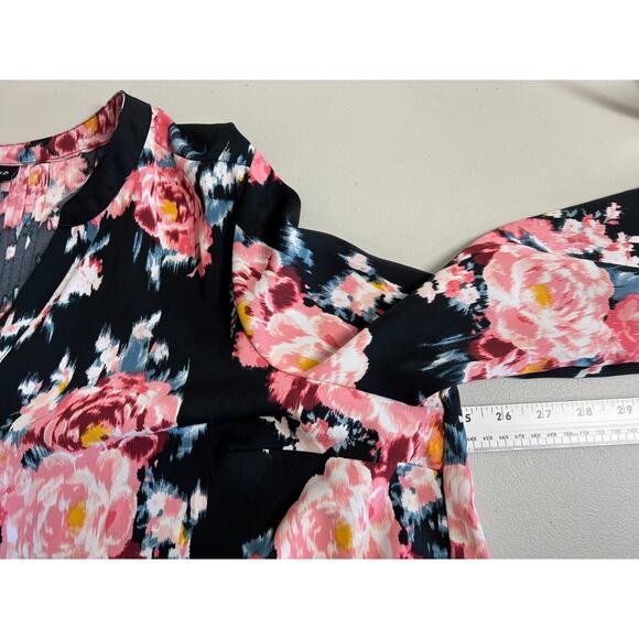 Torrid Dark Floral Top Womens Size 1X Pintuck Button Up Black Bloomcore - Picture 9 of 14
